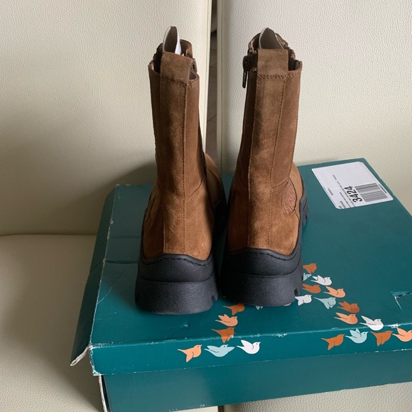 ANTHROPOLOGIE Farylrobin Chelsea Boots - Picture 7 of 10